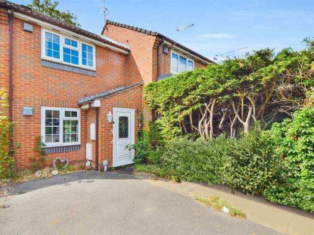 Cottage for sale in Slough