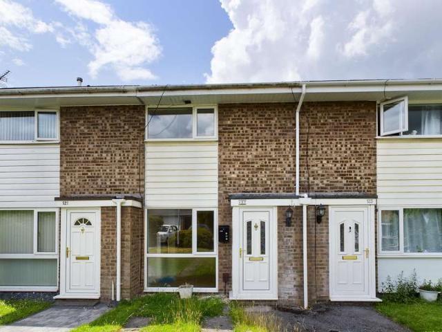 Cottage for rent in Locking Stumps, Warrington