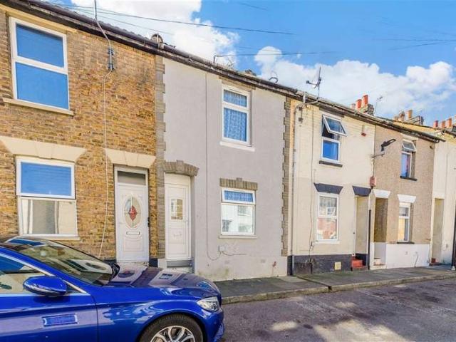 Cottage for sale in Luton, Chatham