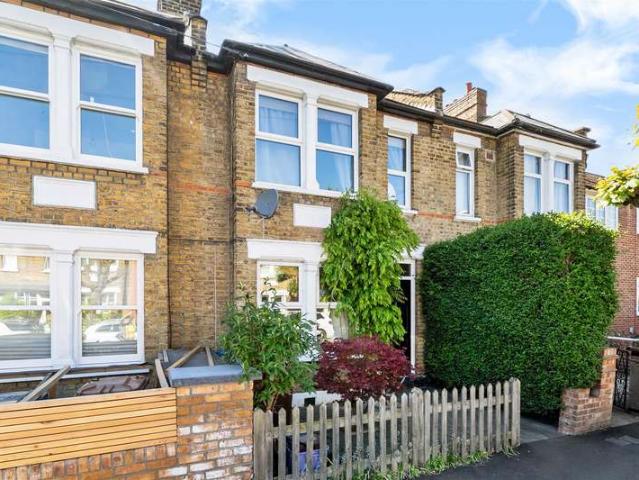 Cottage for sale in London Borough of Merton, Raynes Park