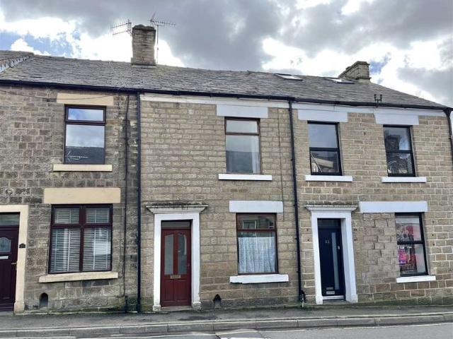 Cottage for sale in Charlesworth, East Midlands