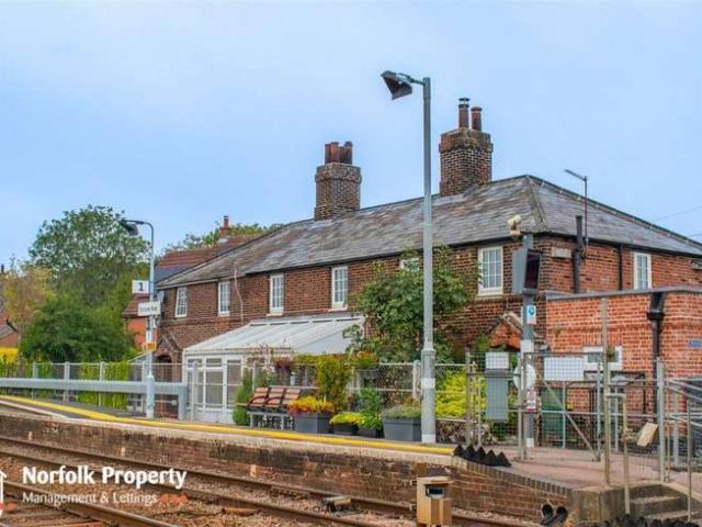 Cottage for rent in Burgh St Peter, Norfolk