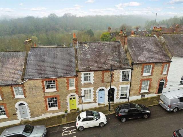 Cottage for sale in Arundel, Clapham
