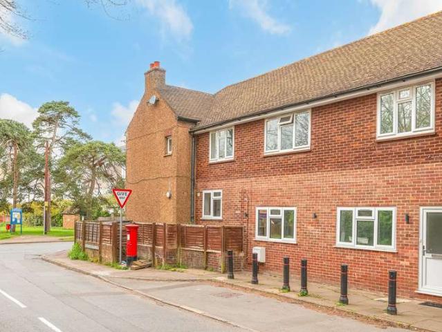 Cottage for sale in Chalfont St. Peter, Denham