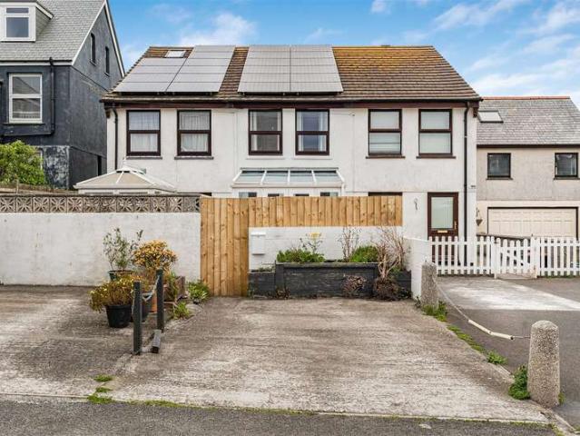 Cottage for sale in Newquay, Cornwall