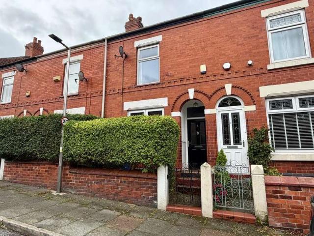 Cottage for sale in Woodbank Estate, Stockport