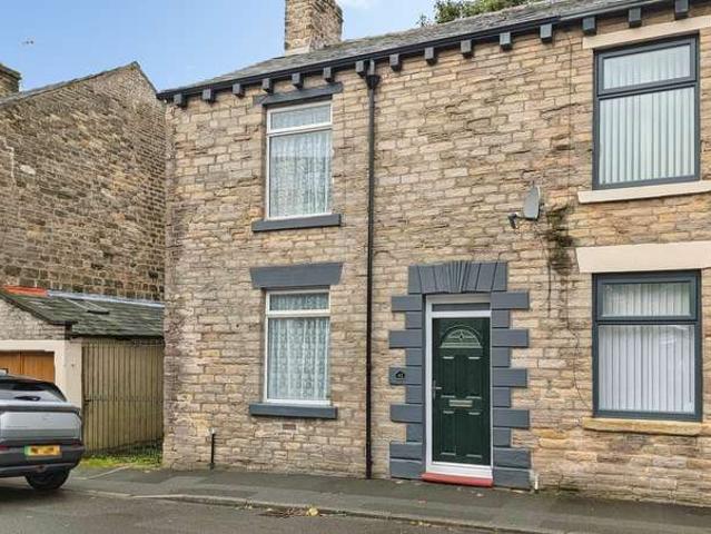 Cottage for sale in Springhead, Oldham