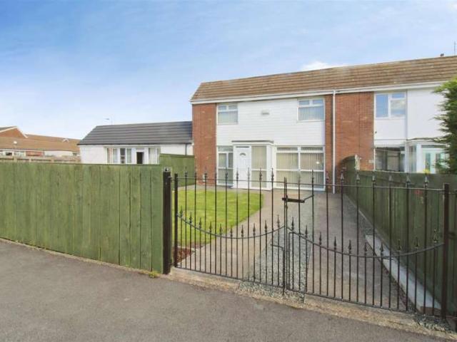 Cottage for sale in Bransholme, Hull