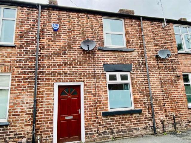 Cottage for rent in Eccles, Salford