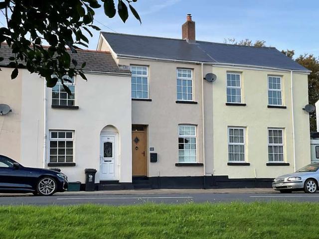 Cottage for sale in Allt-yr-yn, Wales