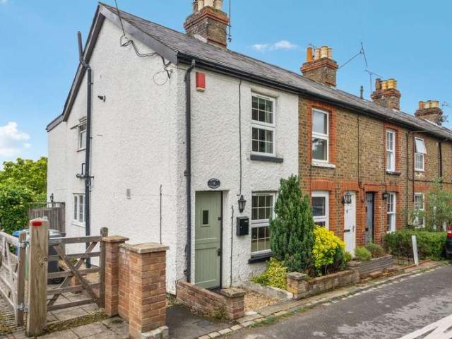 Cottage for sale in Cookham Rise, Cookham
