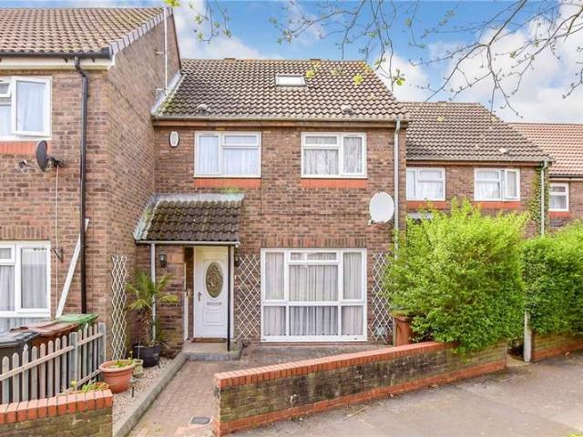 Cottage for sale in Marks Gate, Greater London