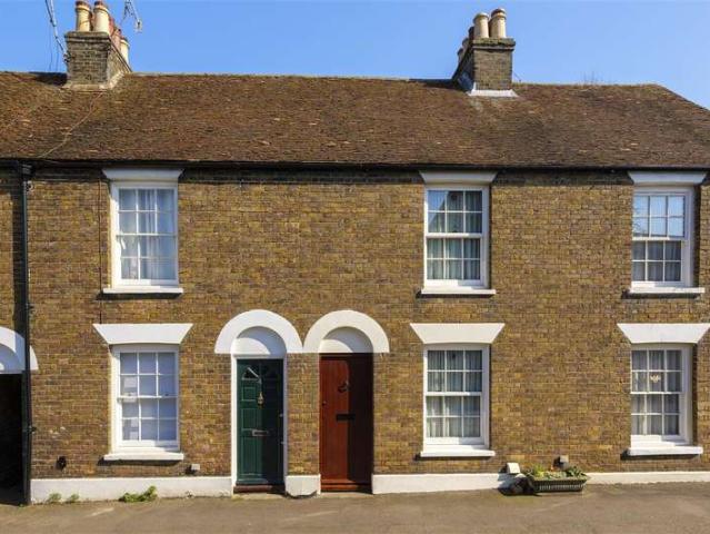 Cottage for sale in The Bridge, Kent