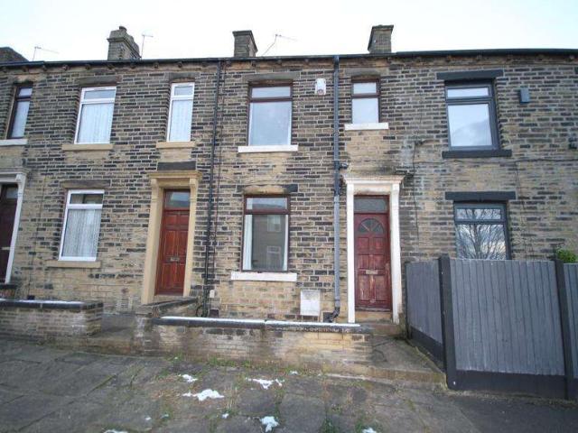 Terraced House for sale in Halifax, Lee Mount