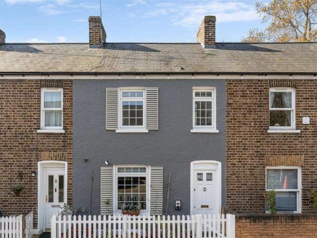 Cottage for sale in Greater London