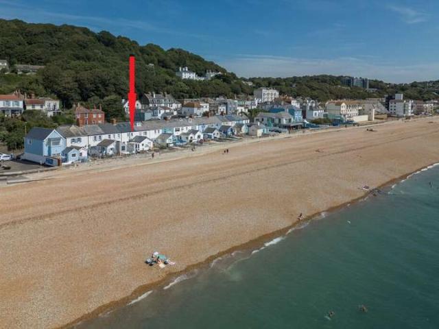 Cottage for sale in Golden Valley, Folkestone