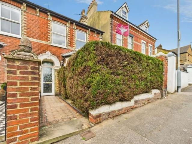 Cottage for sale in Tower Hamlets, Ash