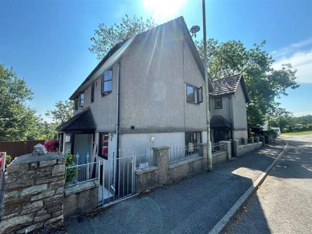 Cottage for rent in Newcastle Higher, Aberkenfig