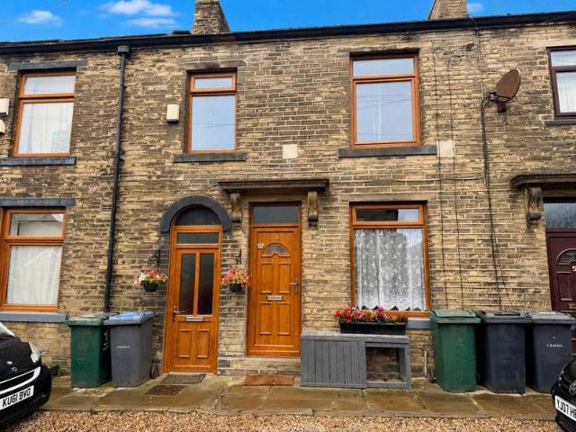 Cottage for sale in Queensbury, Bradford