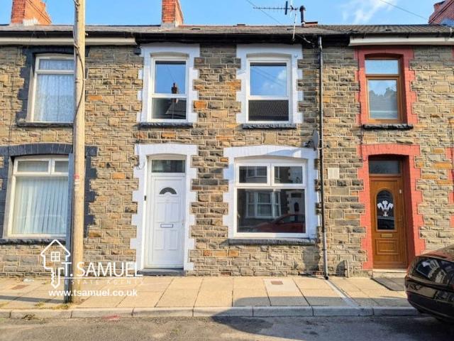 Cottage for sale in Miskin, Wales