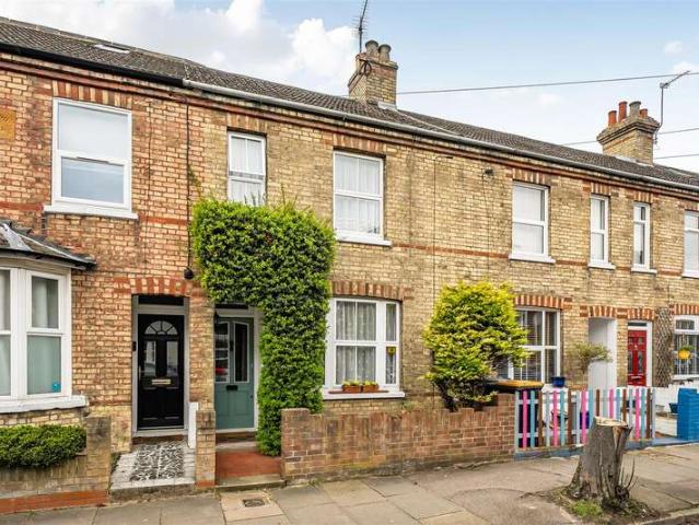 Cottage for sale in Castle, Bedford