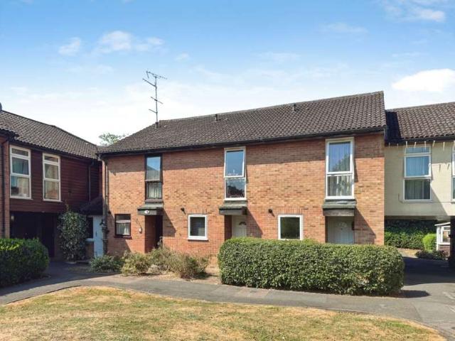 Cottage for sale in Ash Vale, Guildford