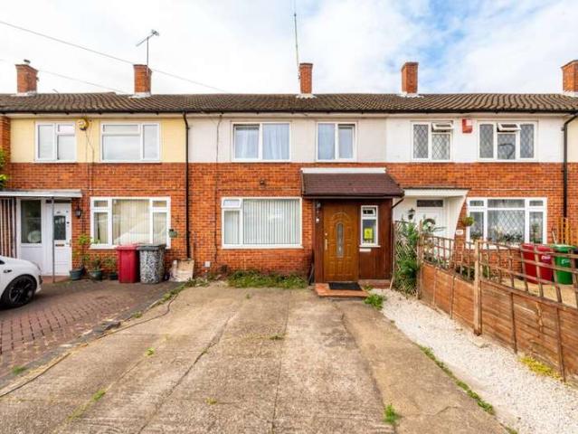 Terraced House for sale in Slough