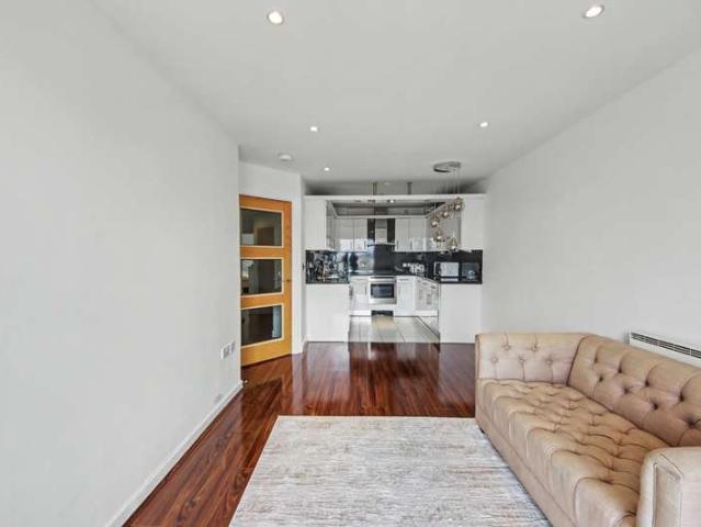 Apartment for sale in Salford Quays, Salford