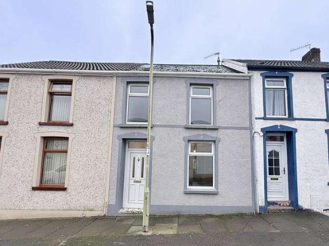 Cottage for sale in Robertstown, Aberdare