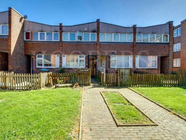 Cottage for sale in Harlesden, Greater London