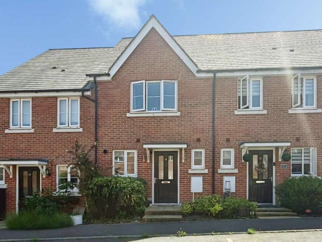 Cottage for sale in Kilnwood Vale, Horsham