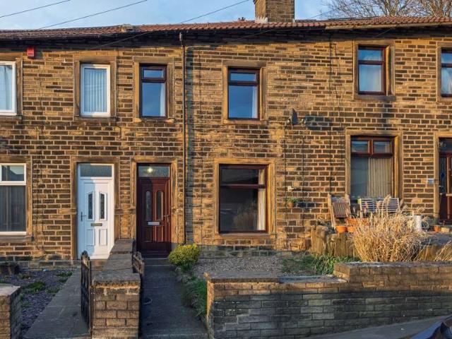 Terraced House for sale in Elland