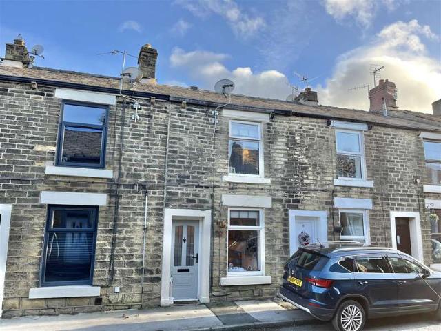 Cottage for sale in Simmondley, Charlesworth
