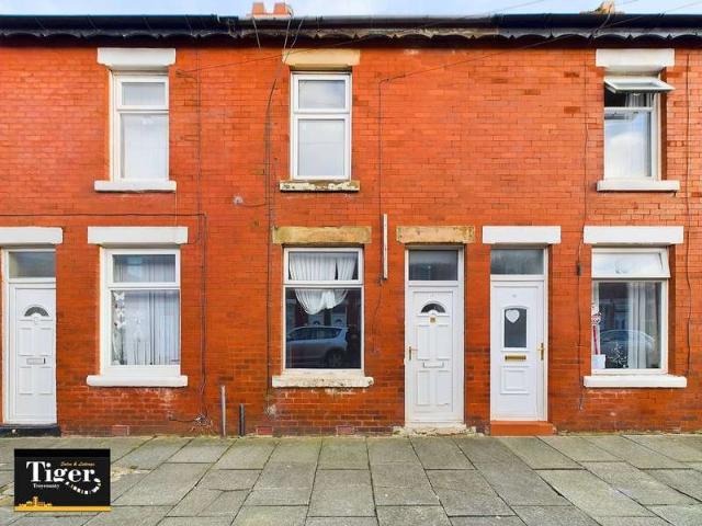 Cottage for rent in Blackpool