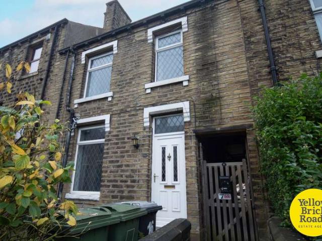 Cottage for sale in Hillhouse, Almondbury