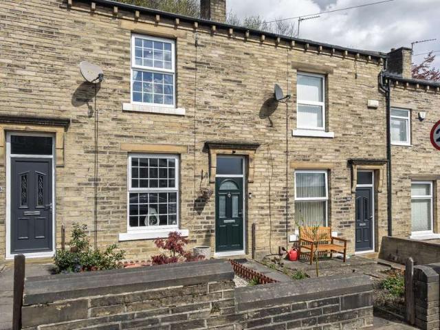 Terraced House for sale in Brighouse, Slead Syke