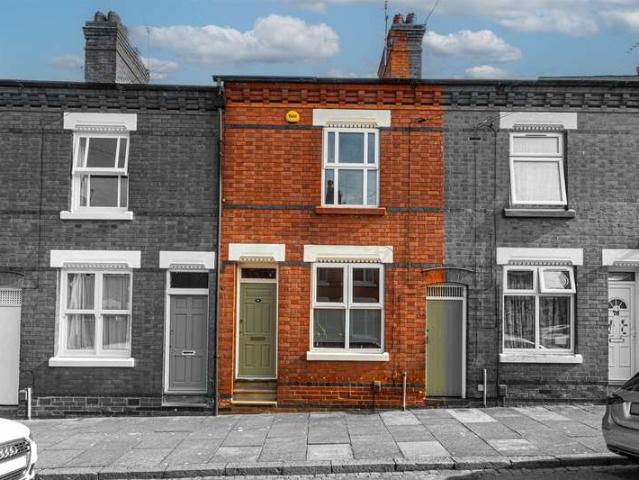Cottage for sale in Clarendon Park, Leicester