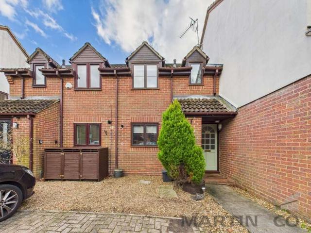 Cottage for sale in St Albans, Five Acres