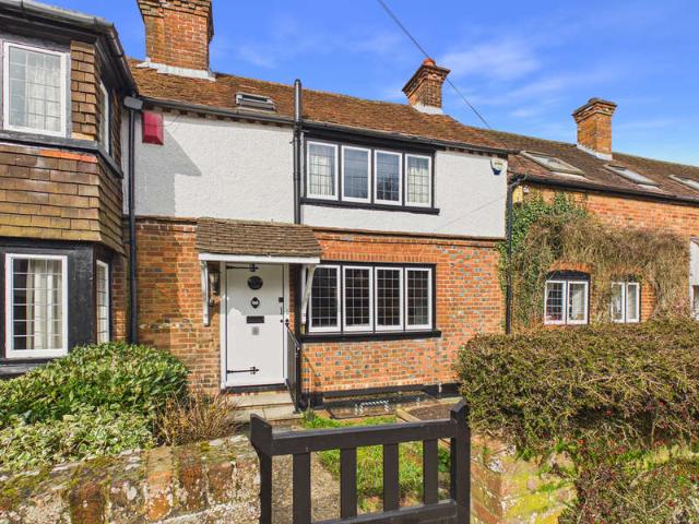 Cottage for sale in Piddington and Wheeler End, Lane End