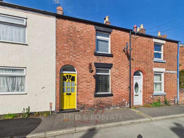 Cottage for sale in Mold