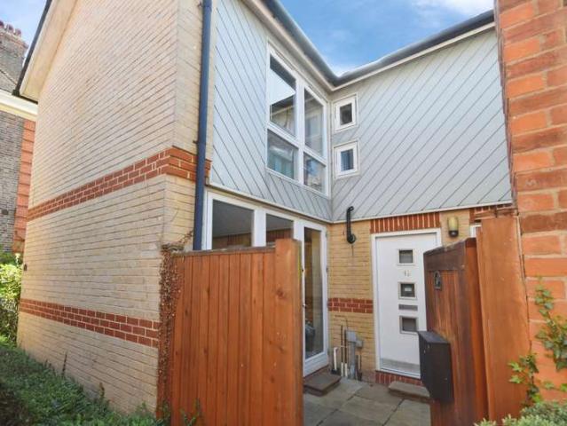 Cottage for rent in West Cliff, Acol