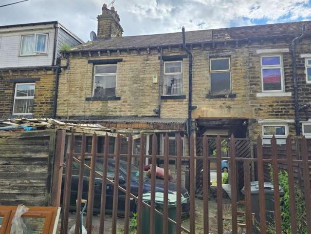 Cottage for sale in Laisterdyke, West Yorkshire