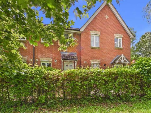 Cottage for sale in Chelmondiston, Suffolk