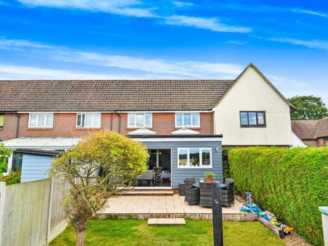 Cottage for sale in Felsted, Duton Hill