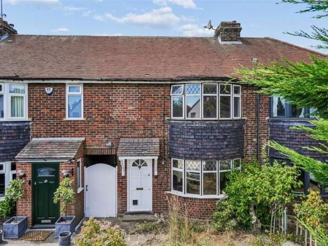 Cottage for sale in Denham, Tatling End