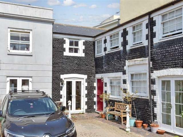 Cottage for sale in Kemptown, Brighton & Hove