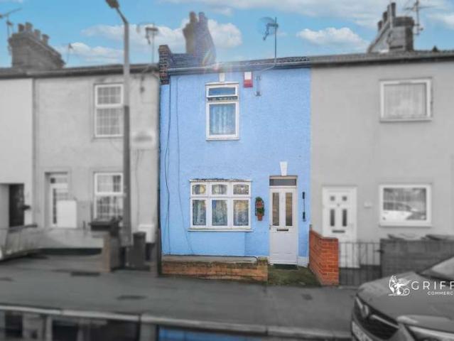 Cottage for sale in Grays, Essex