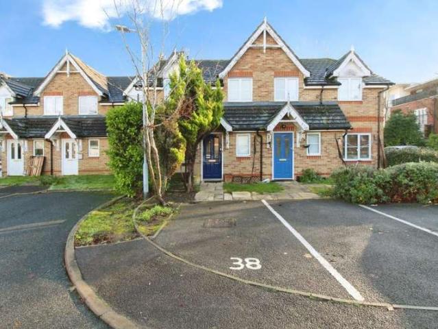 Cottage for sale in Slough