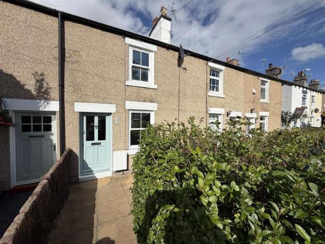 Cottage for rent in Heswall, Liverpool City Region