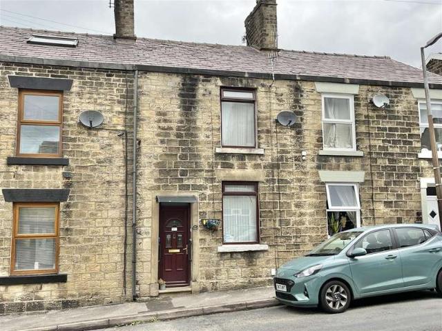 Cottage for sale in Charlesworth, East Midlands